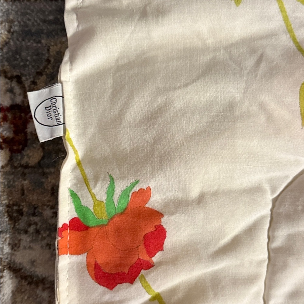 VINTAGE WAMSUTTA CHRISTIAN DIOR ROSE KING COMFORTER - Picture 4 of 12